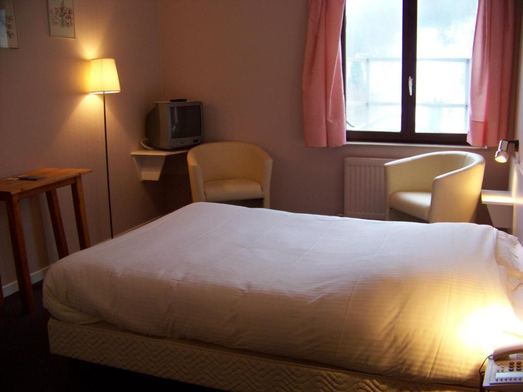 Auberge Le Vieux Moulin Bouillon Phòng bức ảnh